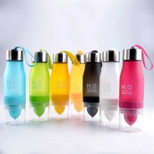 Drikkeflaske med frugtbeholder - Flere farver - Drikkedunke - 2