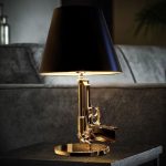Pistol lampe til bordet – Golden gun Beretta lampe