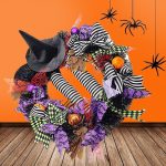 Halloween dørpynt med heks og sløjfer