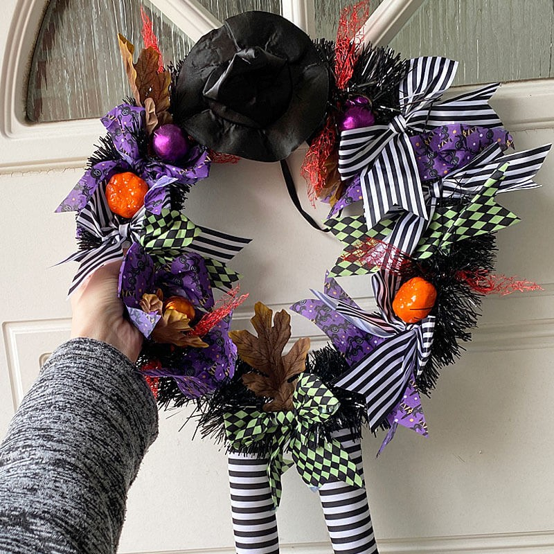 Halloween dørpynt med heks og sløjfer