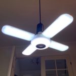 LED pære med indbygget højttaler