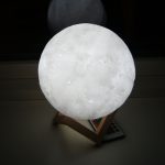 Måne Lampe – 18cm med fjernbetjening Måne Lampe – 18cm med fjernbetjening