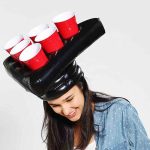 Oppustelig Beer Pong Hat med krus og bolde Oppustelig Beer Pong Hat med krus og bolde