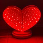 3D spejlrefleks hjerte lampe med rødt lys