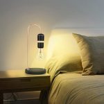 Smart lampe med svævende pære