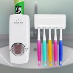 Automatisk tandpasta dispenser med tandbørsteholder