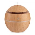 Aroma diffuser i træ look med LED lys