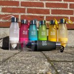 Drikkeflaske med frugtbeholder – Flere farver Drikkeflaske med frugtbeholder – Flere farver