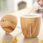 Mini diffuser med mulighed for aroma – honey pine look Mini diffuser med mulighed for aroma – honey pine look