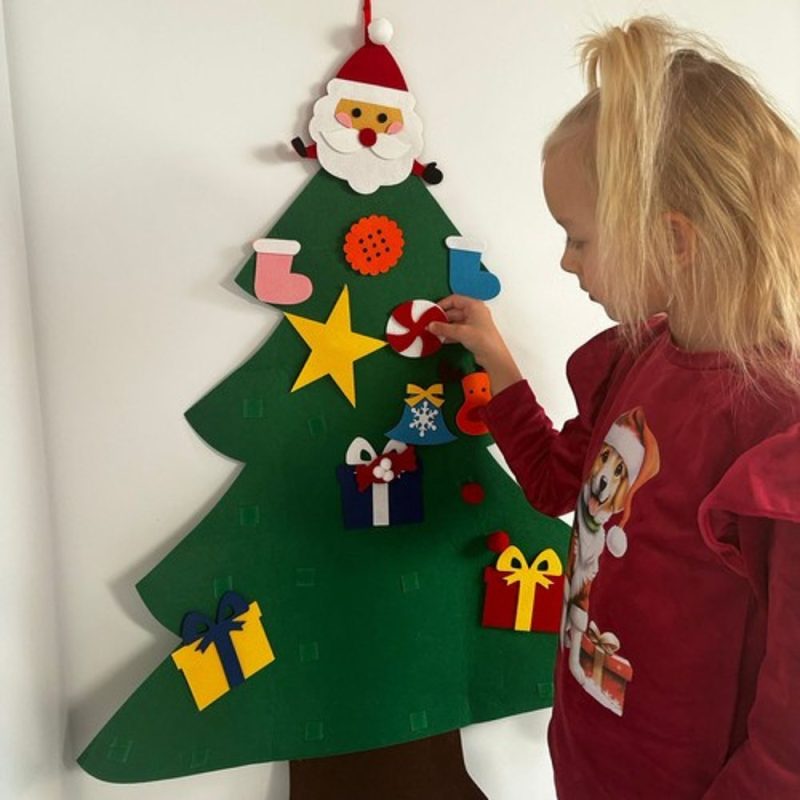 Pynt selv juletræ til børn