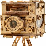 Cluebox Escape room in a box – Sherlock’s Camera