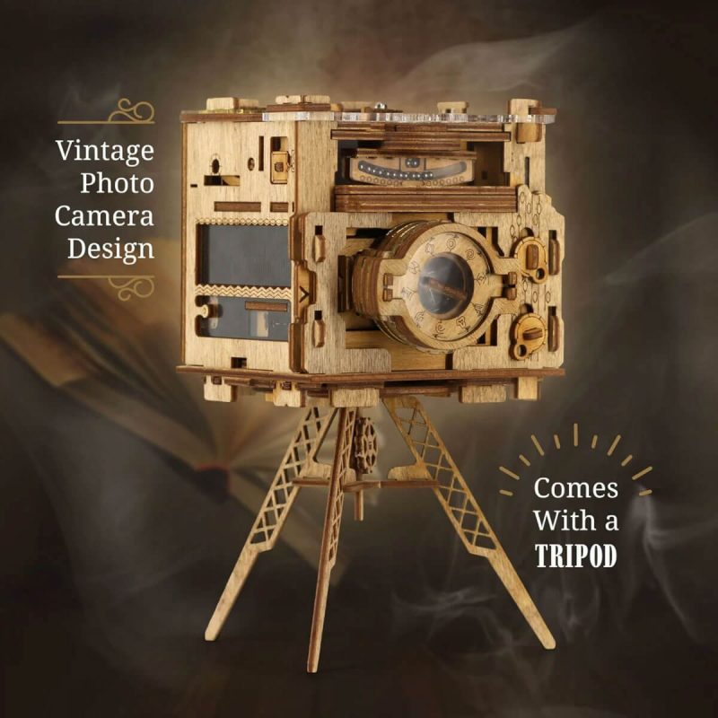 Cluebox Escape room in a box – Sherlock’s Camera